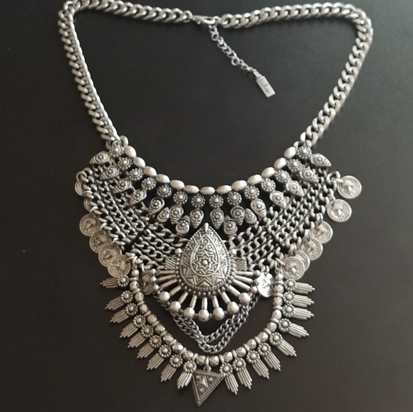 Lulus Jewelry - ✨Lulus's necklace✨